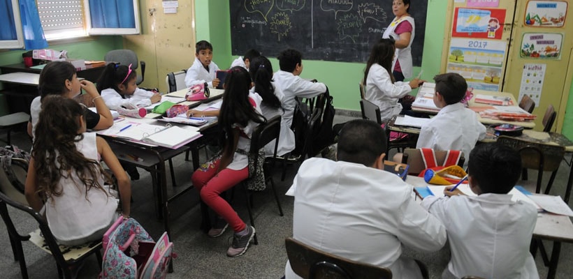 Adjunto escuela-publica-min.jpg