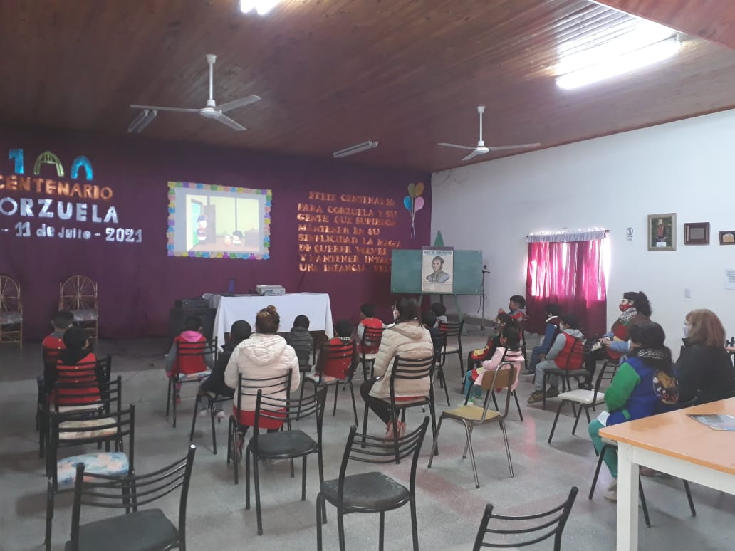 alumnos y docentes Jard{in N° 16